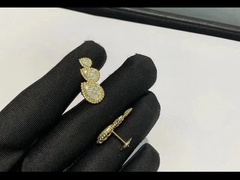 Luxury 18k Gold Diamond Earring 48 Round Diamonds 0.98 Carats 1pcs